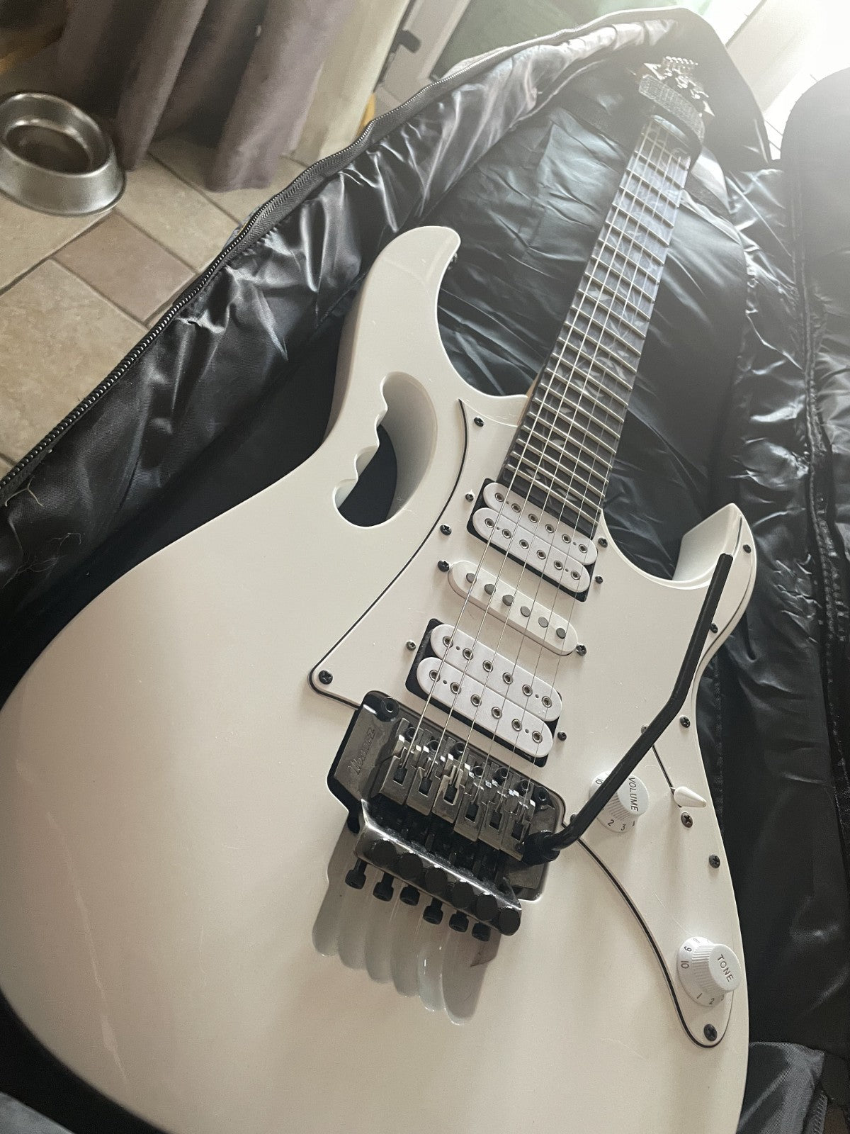 Ibanez JEM Junior Steve Vai White JEMJR Near Mint + Gig Bag & Whammy Bar