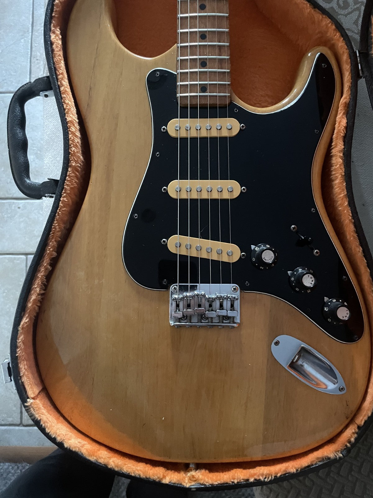 Kay K-32 Natural Hard Tail Stratocaster Pre-Lawsuit Electric Guitar + Hard Case