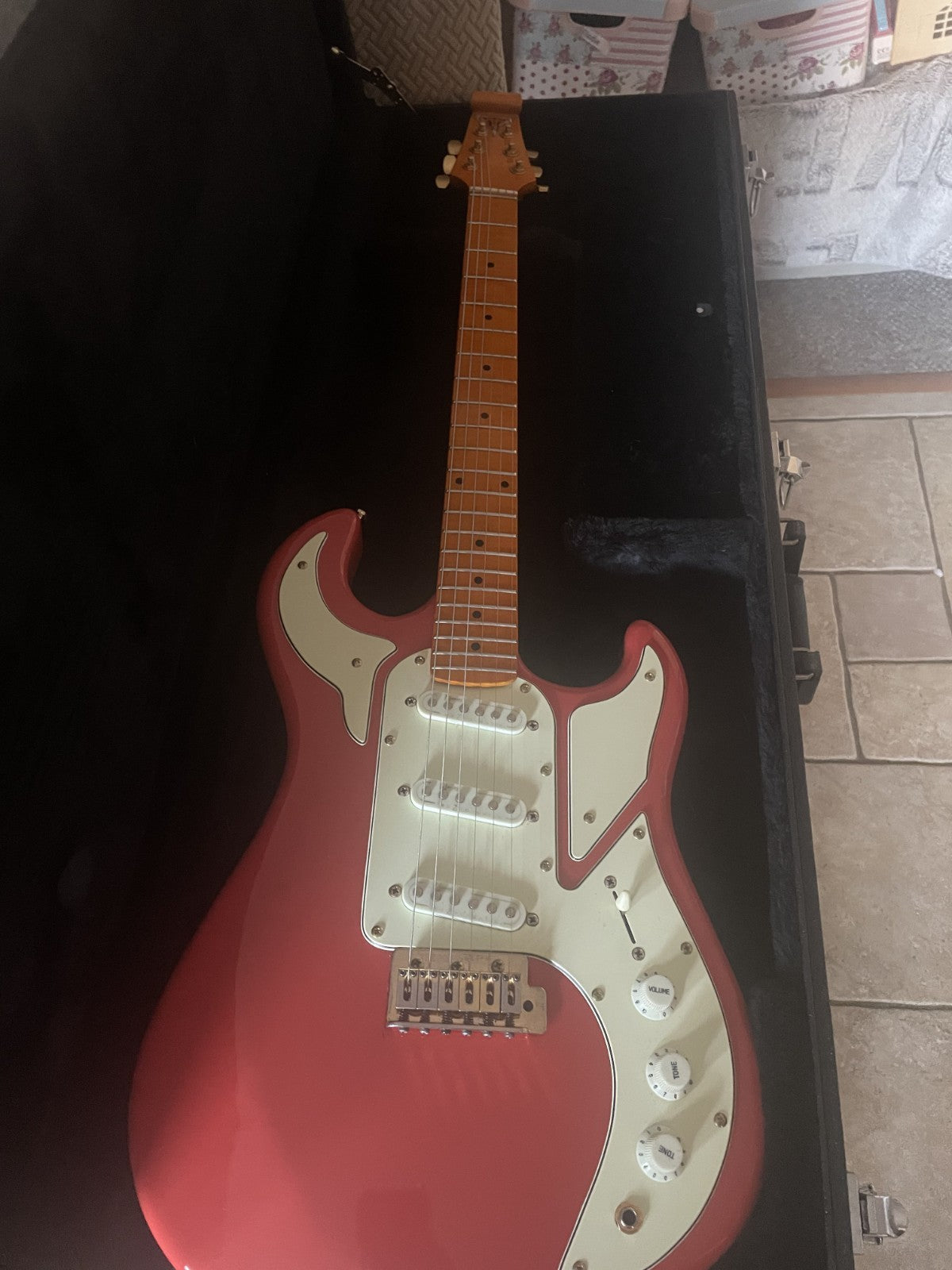 Burns London Club Series Marquee (2005) Fiesta Red, Scroll Headstock, SSS