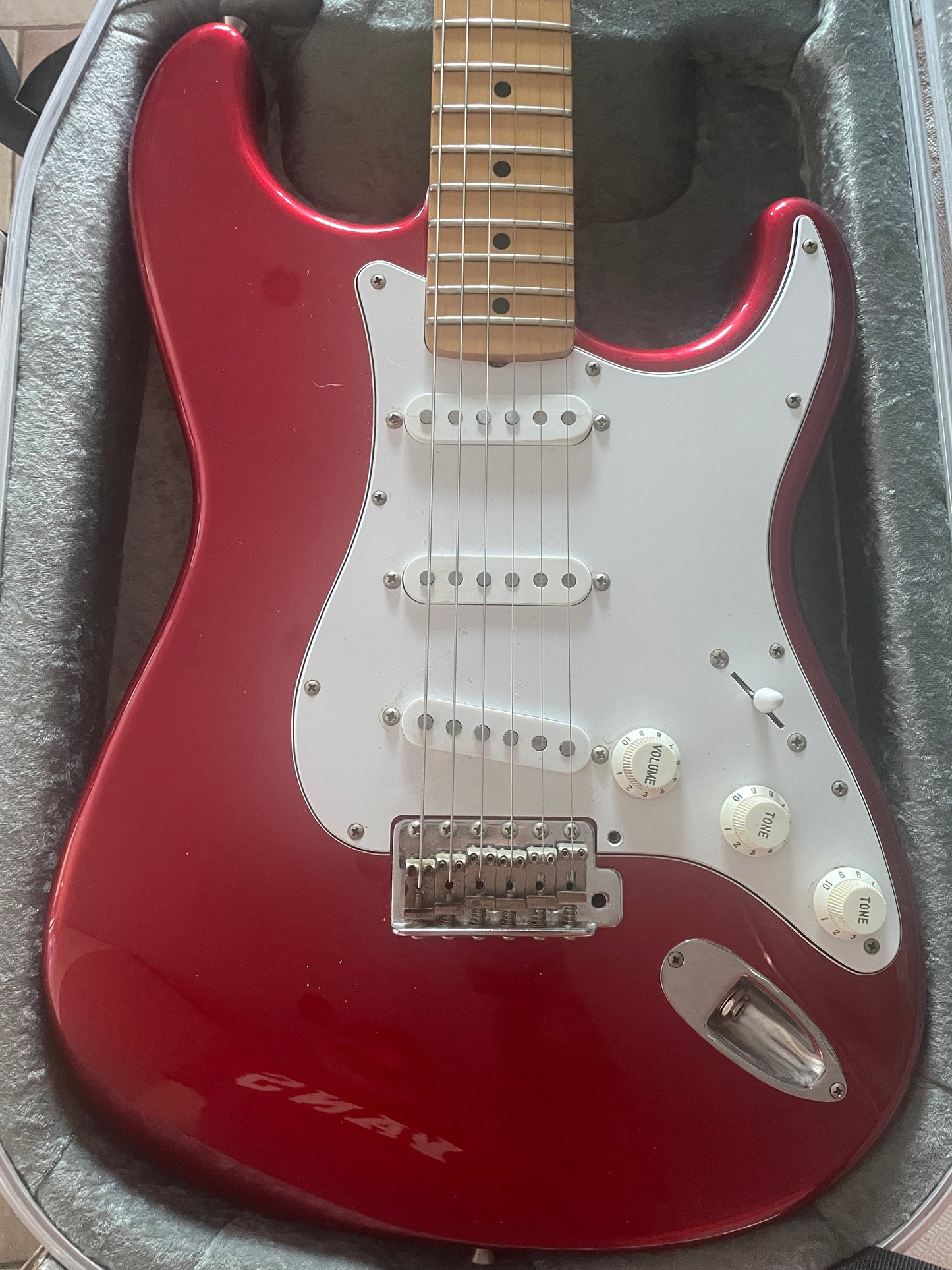 Fender Stratocaster MIJ 2004-2005 Red Maple Neck UPGRADED Wizard Pickups + Case