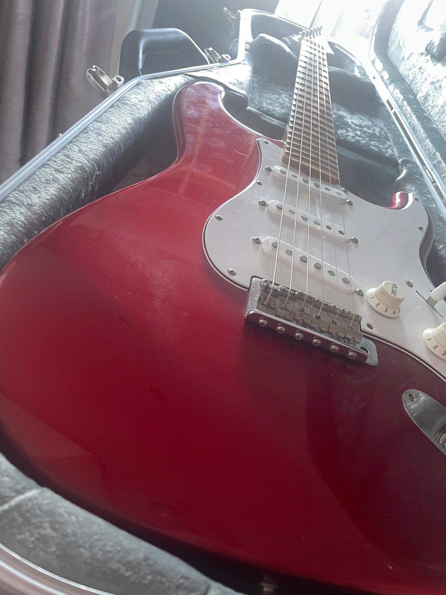 Fender Stratocaster MIJ 2004-2005 Red Maple Neck UPGRADED Wizard Pickups + Case