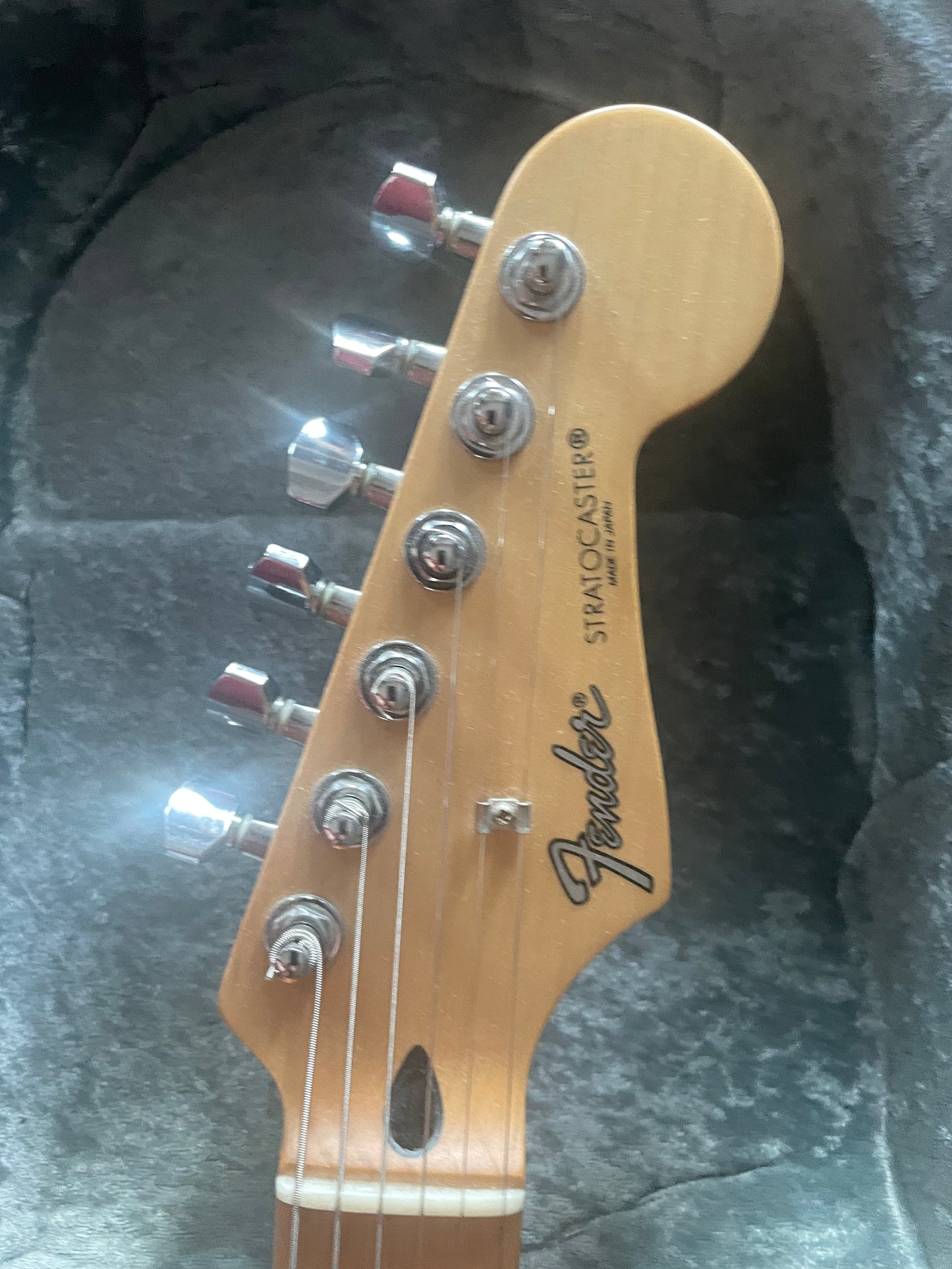 Fender Stratocaster MIJ 2004-2005 Red Maple Neck UPGRADED Wizard Pickups + Case