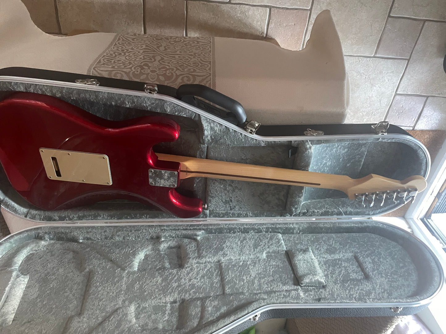 Fender Stratocaster MIJ 2004-2005 Red Maple Neck UPGRADED Wizard Pickups + Case